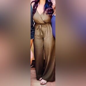 Monteau Los Angeles olive green jumper size Large